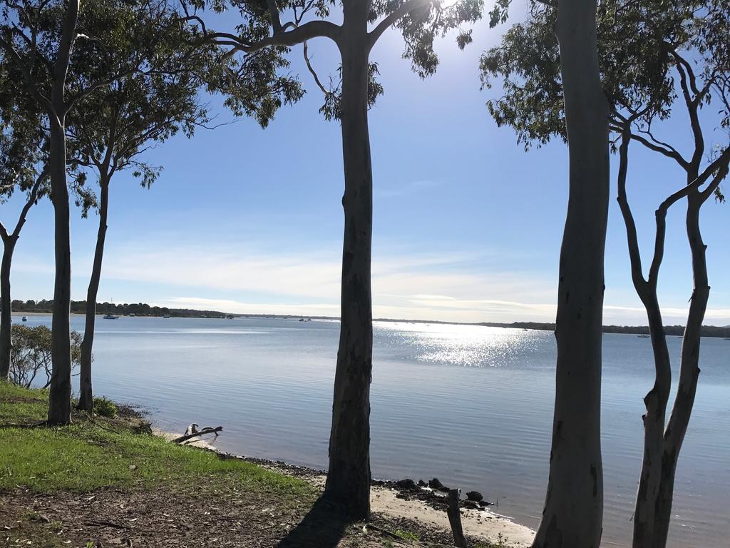 Kingfisher Caravan Park Tin Can Bay Exterior photo